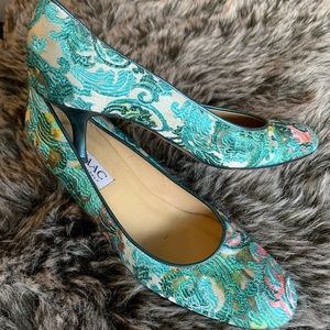 Isaac Mizrahi Embroidered Pumps